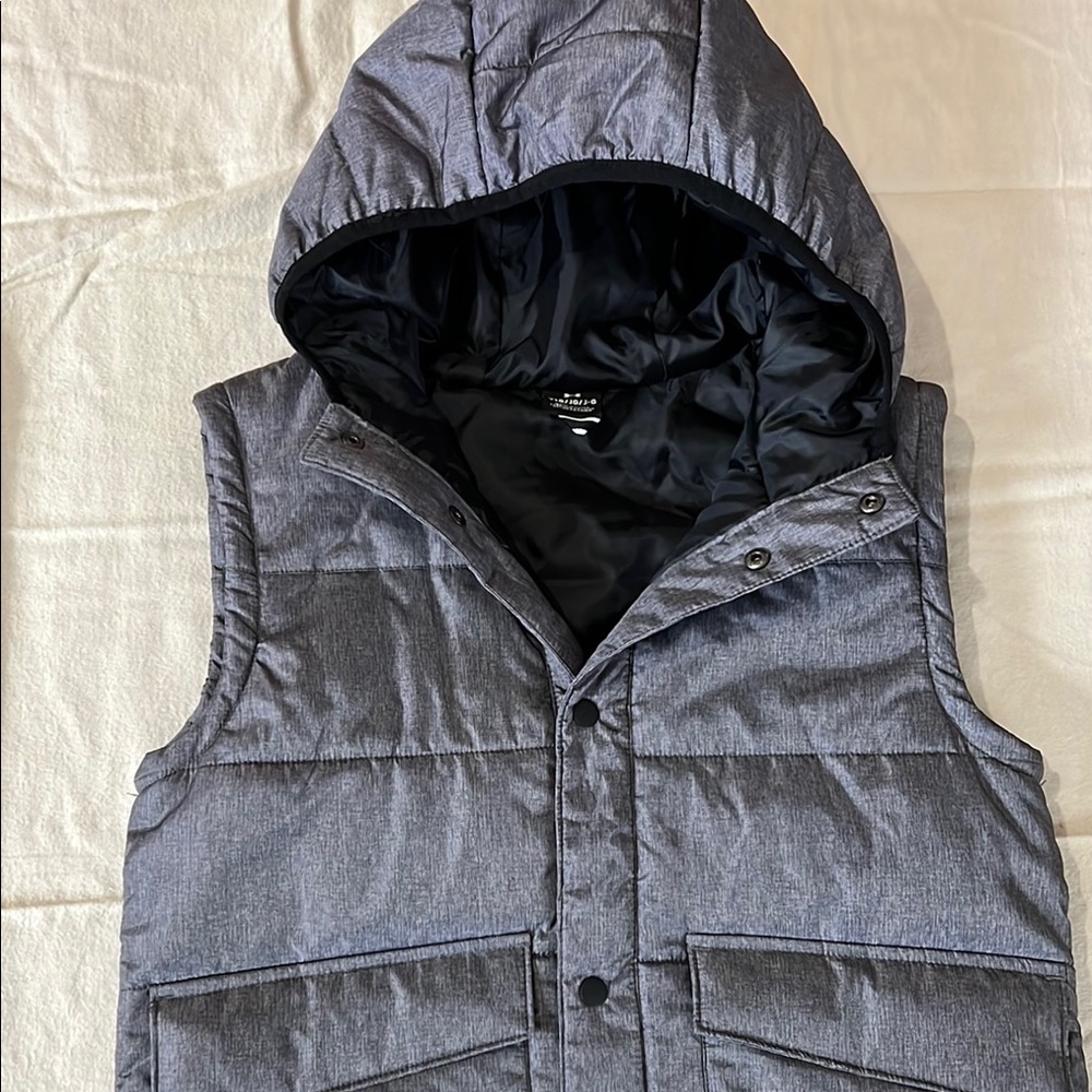 Youth LG under armour Gray Hooded Puffer Vest
